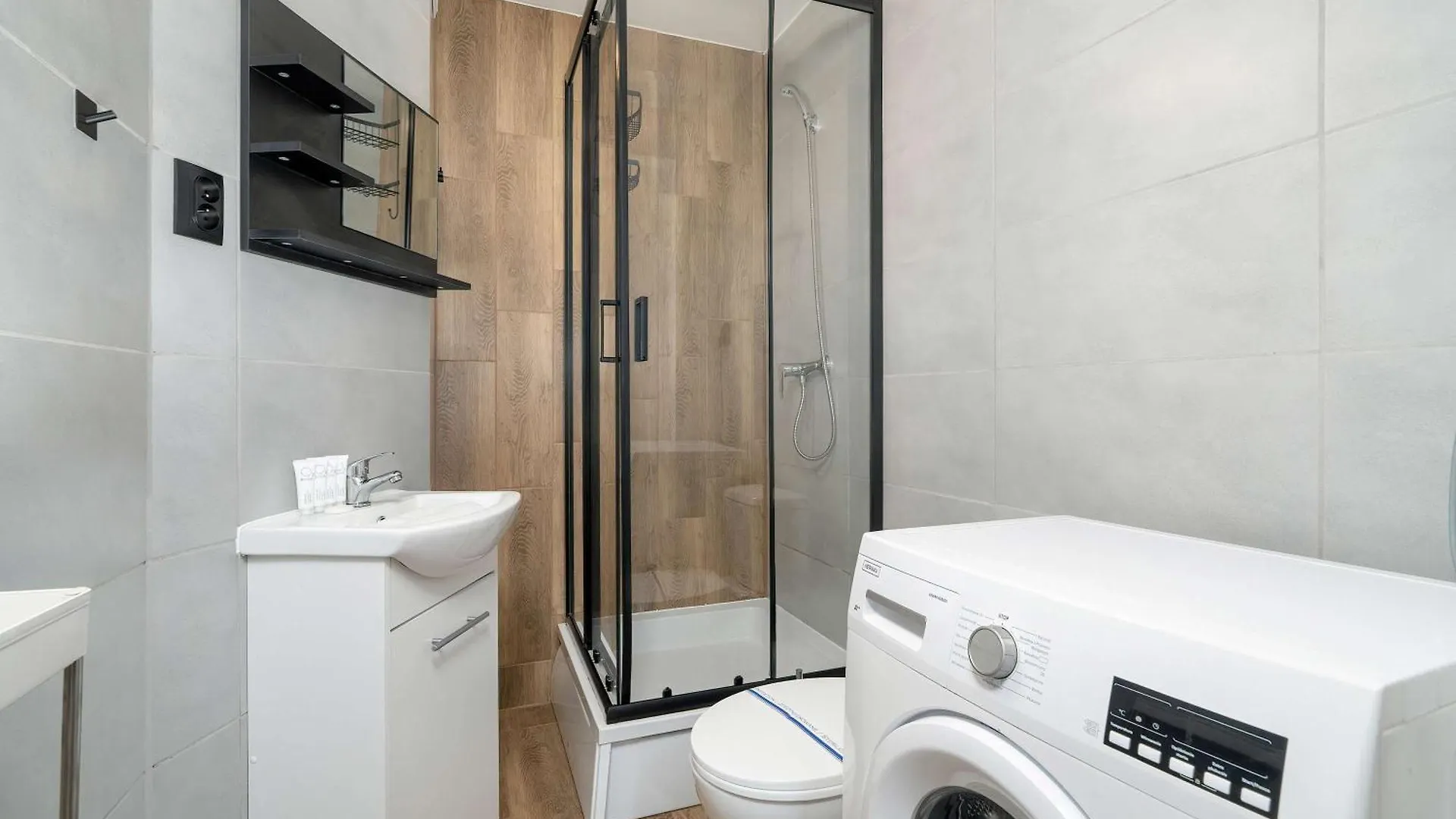 Wyjatkowe Jasne Studio W Centrum Poznania By Noclegi Renters Lejlighed